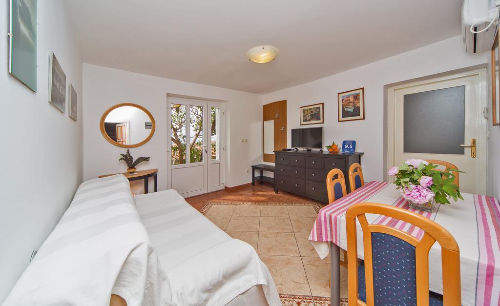 Apartments Jelen دوبروفينك الغرفة الصورة